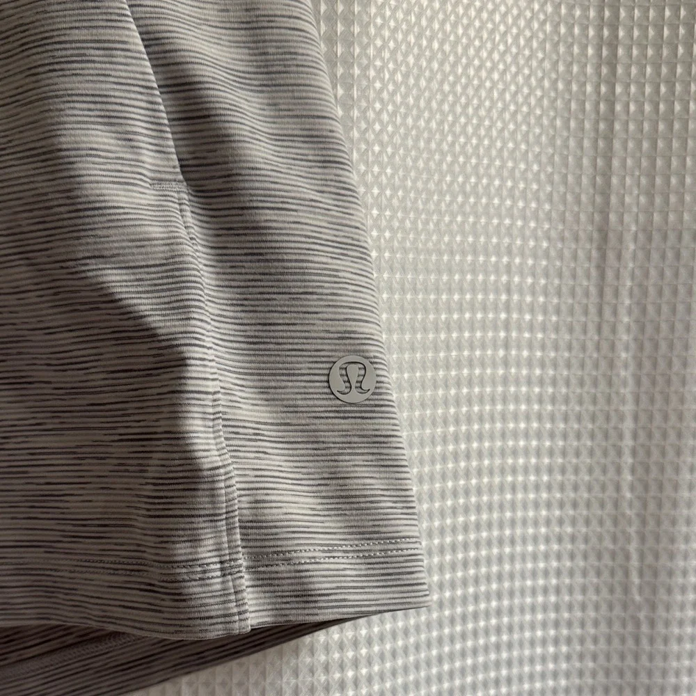 lululemon athletica Heathered Gray Women's Athletic Shorts - Picture 2 of 5